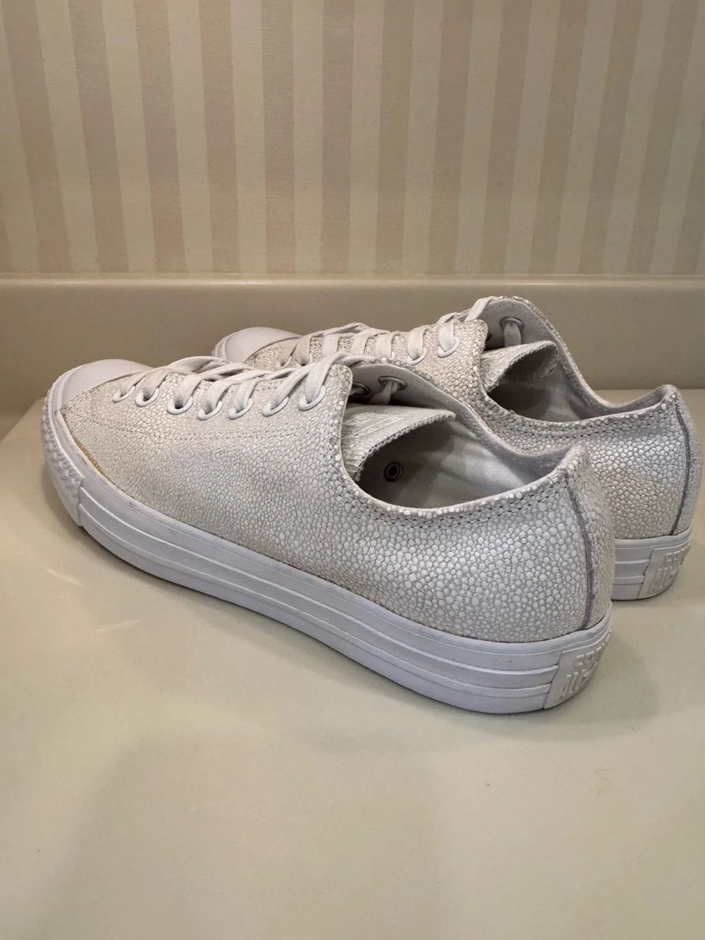 Converse All Star Gemma Stingray White Metallic Leather Low Top Size 10.5